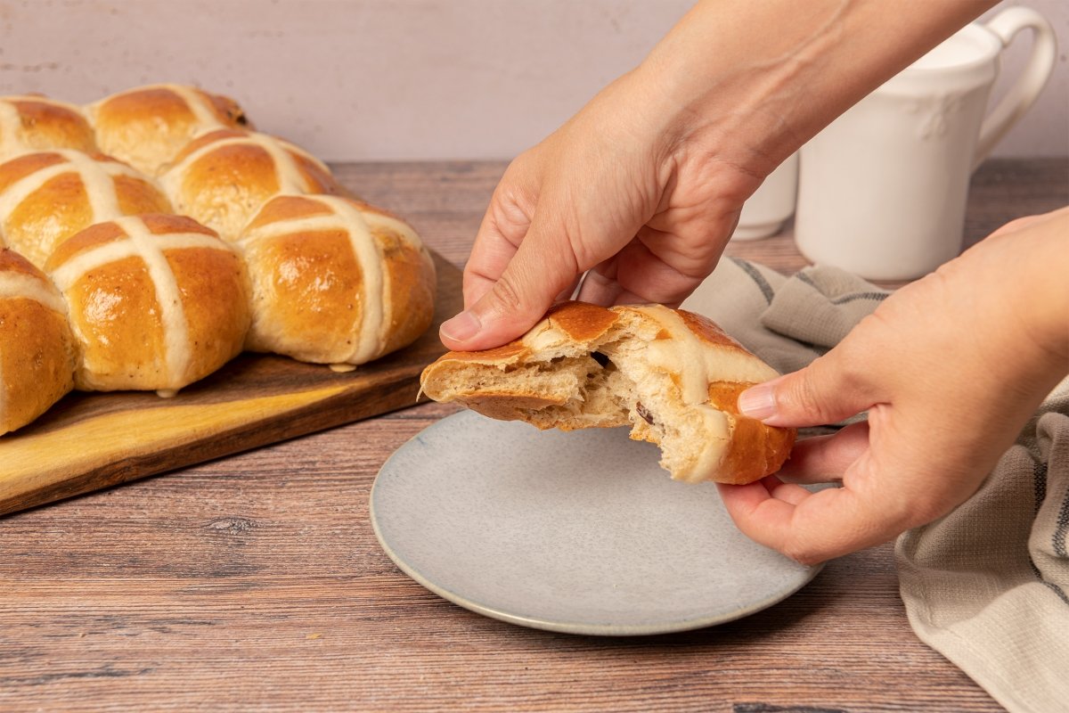 Abriendo los hot cross buns