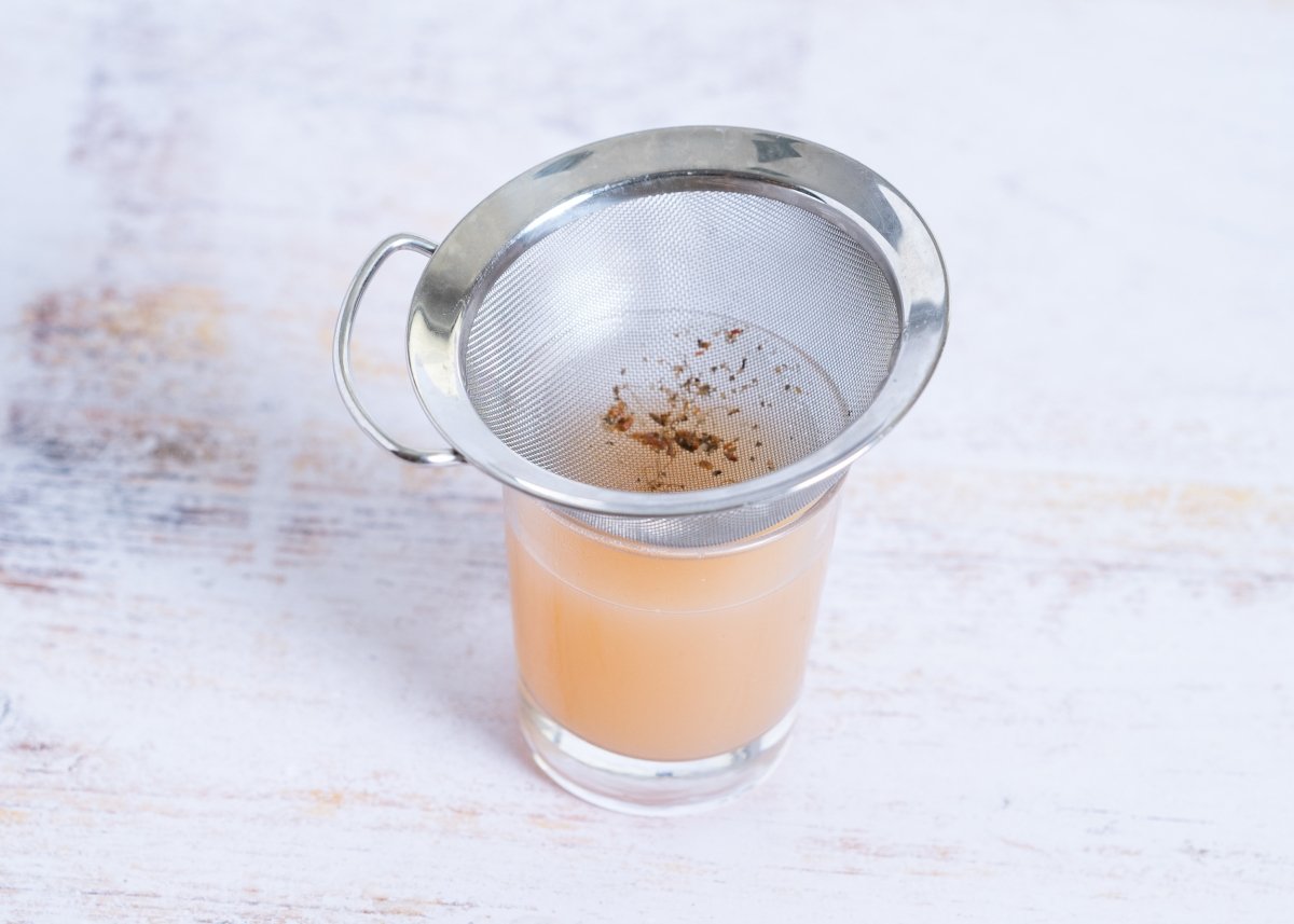 Agua de abrir los mejillones para hacer la salsa de los mejillones a la marinera