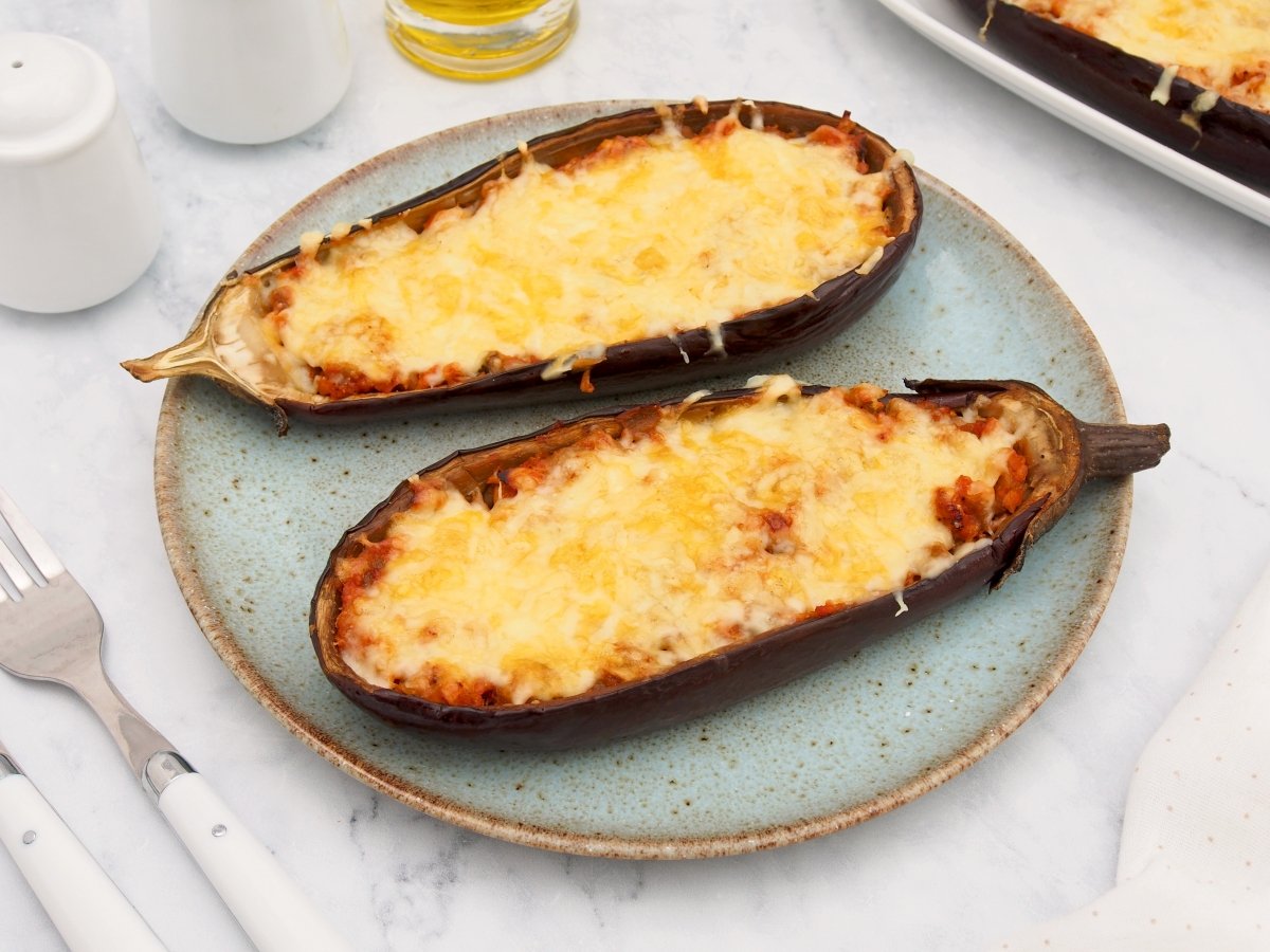 Berenjenas rellenas de atún recién hechas
