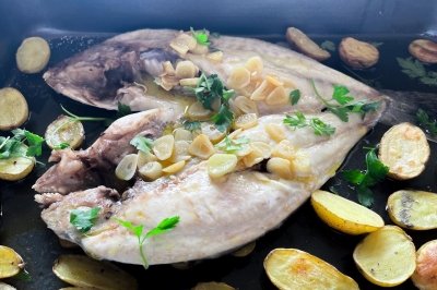 Dorada a la espalda