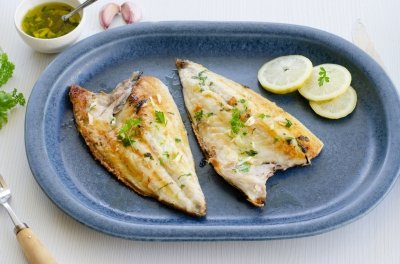 Dorada al ajillo