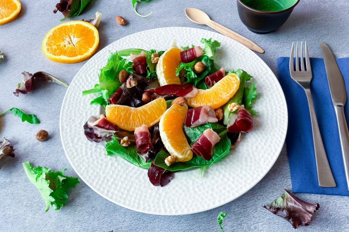 Ensalada de jamón de pato y naranja