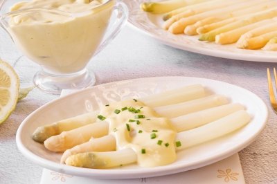 Espárragos blancos con mayonesa
