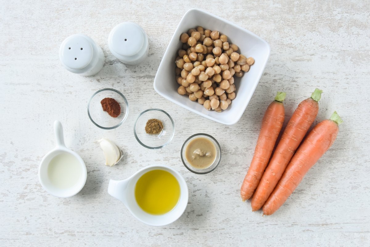 Ingredientes para preparar el hummus de zanahoria