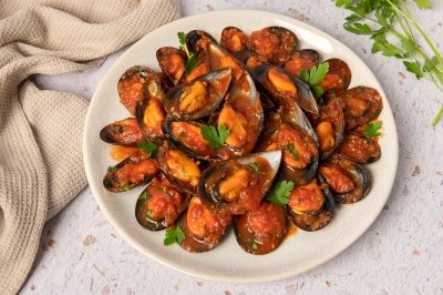 Mejillones con tomate