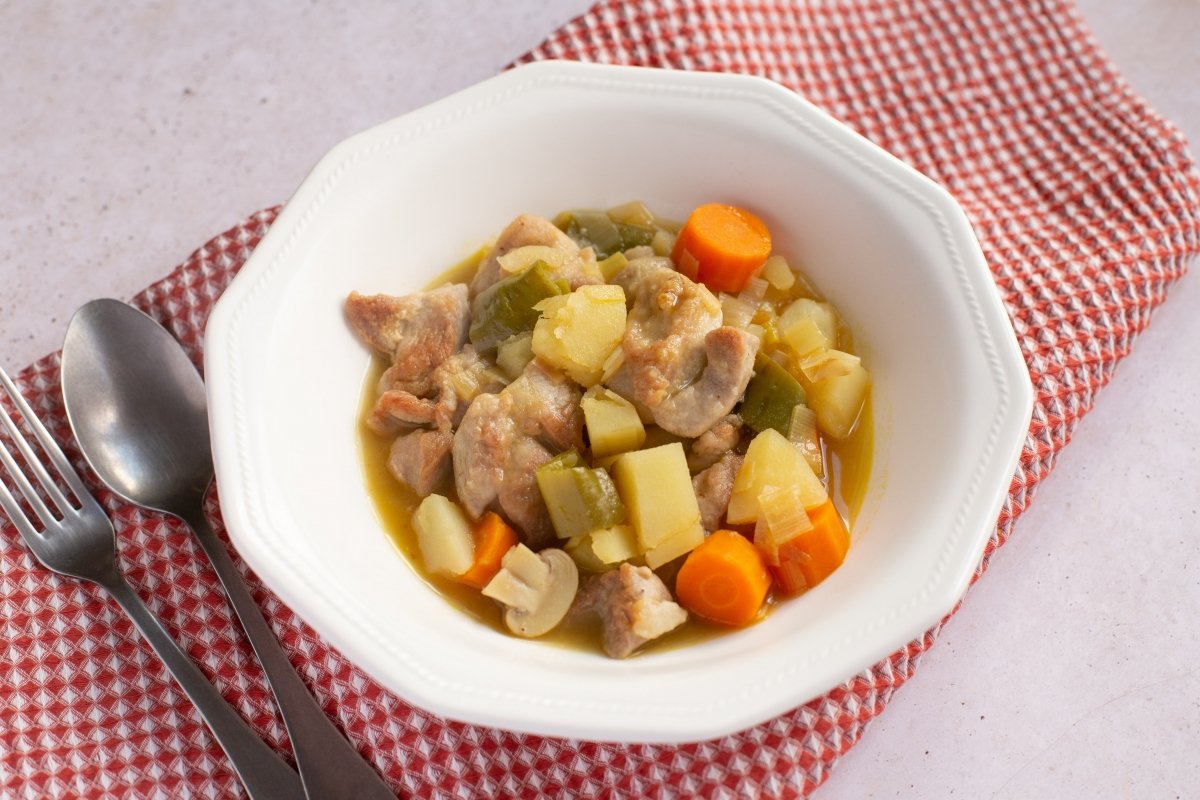Pavo estofado con verduras
