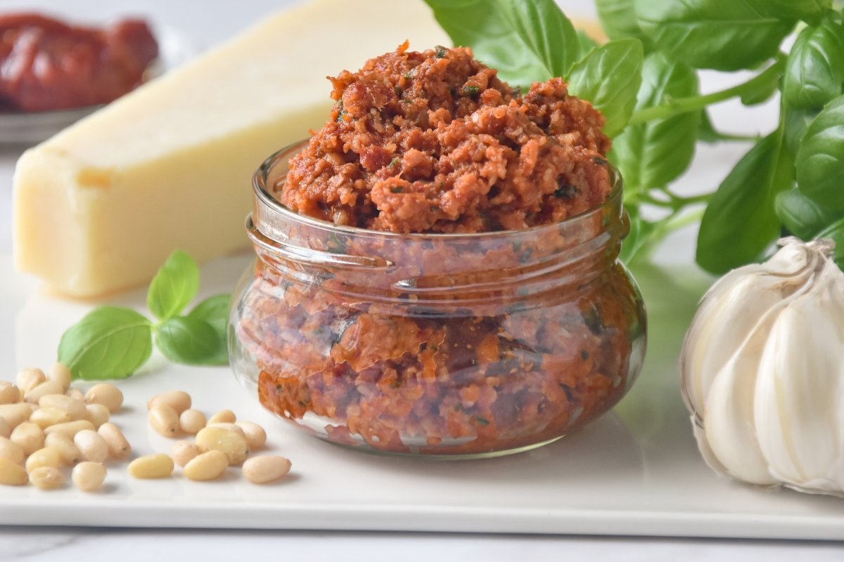 Pesto rojo casero