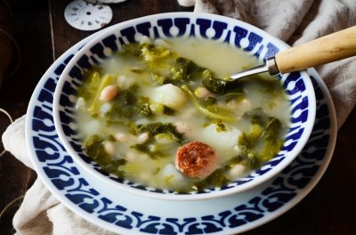 Caldo gallego tradicional