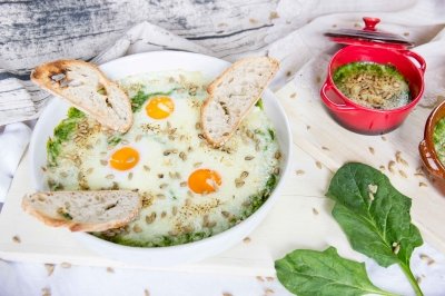 Espinacas a la crema con huevo