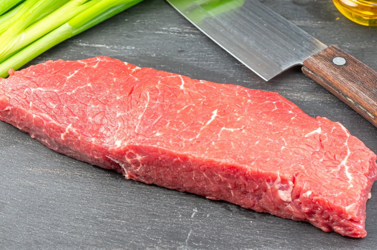 Recortar la carne para el tataki