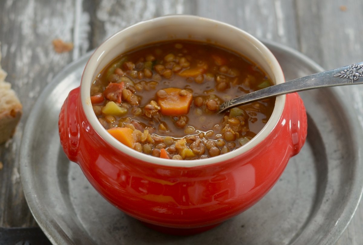Tazón de lentejas con verduras