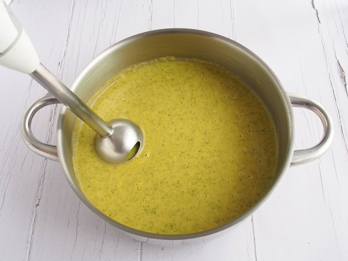 Triturar la mezcla hasta obtener una crema homogénea